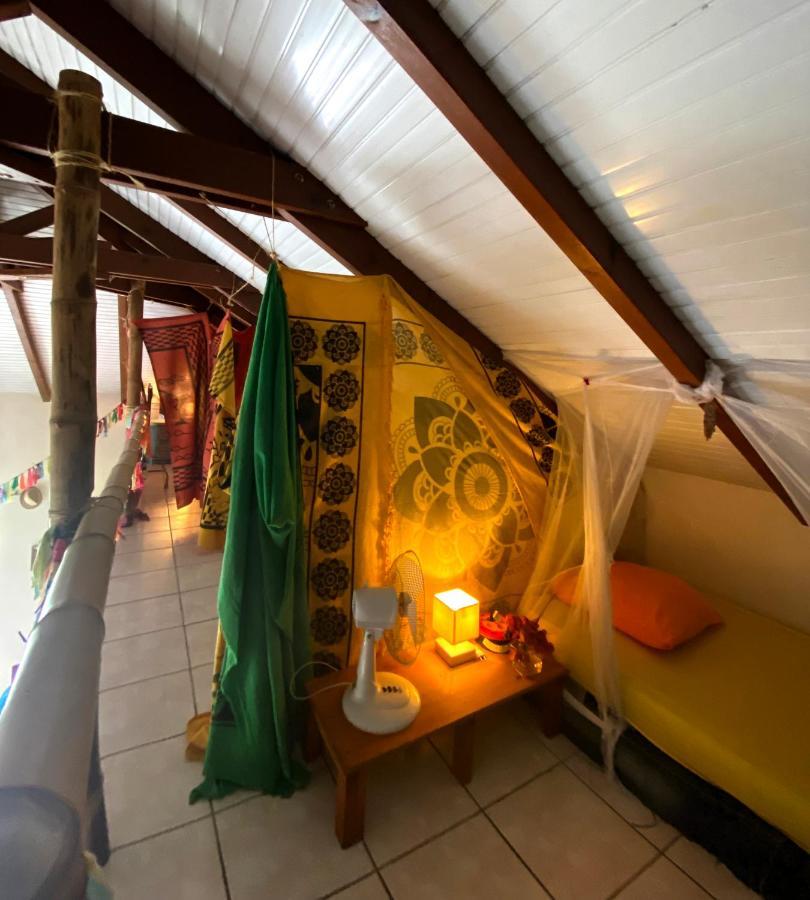 Apartament Happy Hippies House Sainte-Rose Zewnętrze zdjęcie